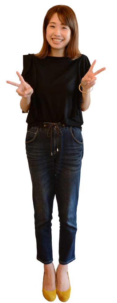 スタッフの全身写真