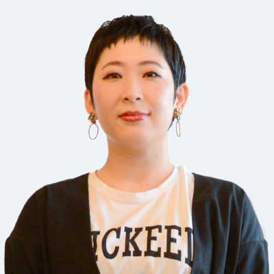 店長 岩本知子 写真